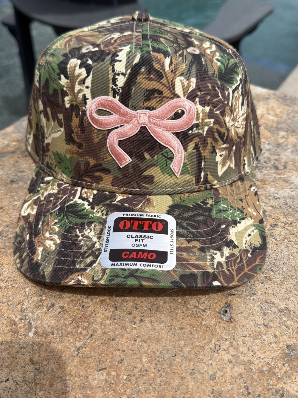 Camo + pink bow Trucker Hat š